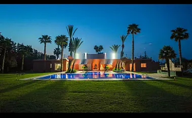 VILLA 6 CHAMBRES PISCINE
