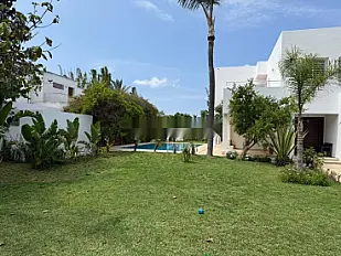 Villa 1800 m à Bir Kacem