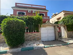 Villa d'angle avec 3 façades à Ben Yakhlef