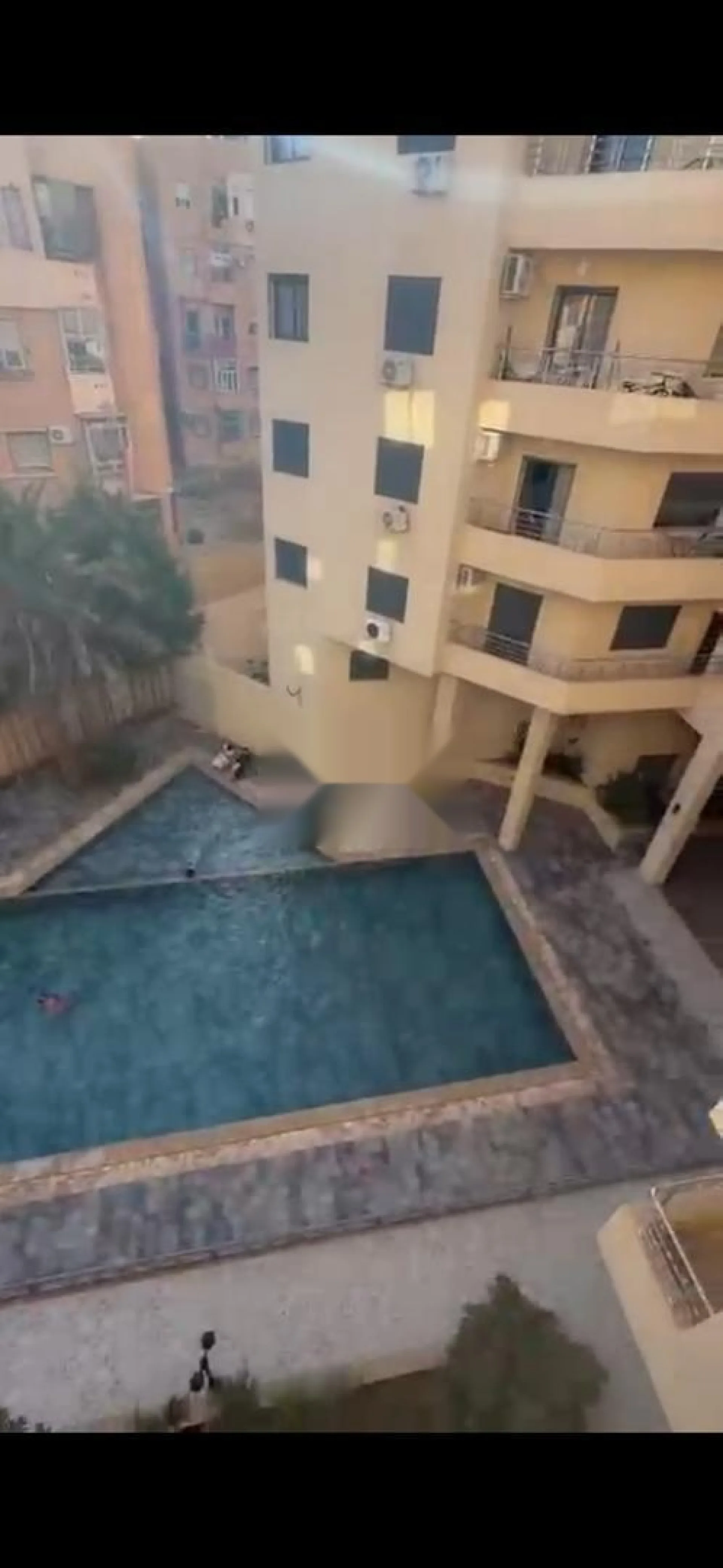 Bouge Malak Jnan Awrad avec piscine