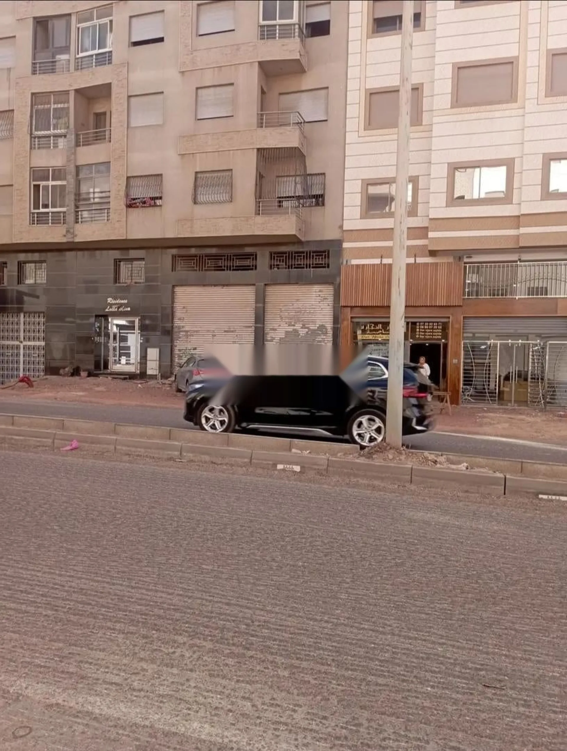 Magasin à louer rue Gibran Khalil Gibran près de Rumba Ghor, Hajj Abbas