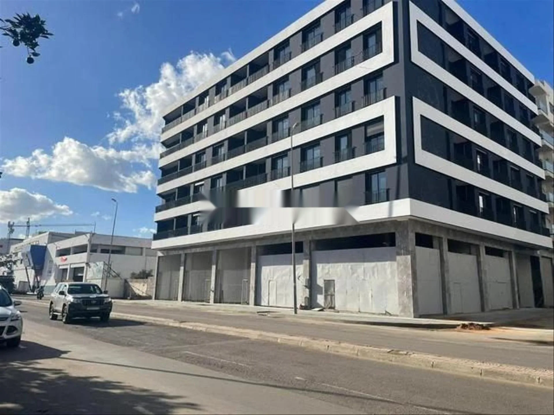 Magasins à vendre et à louer