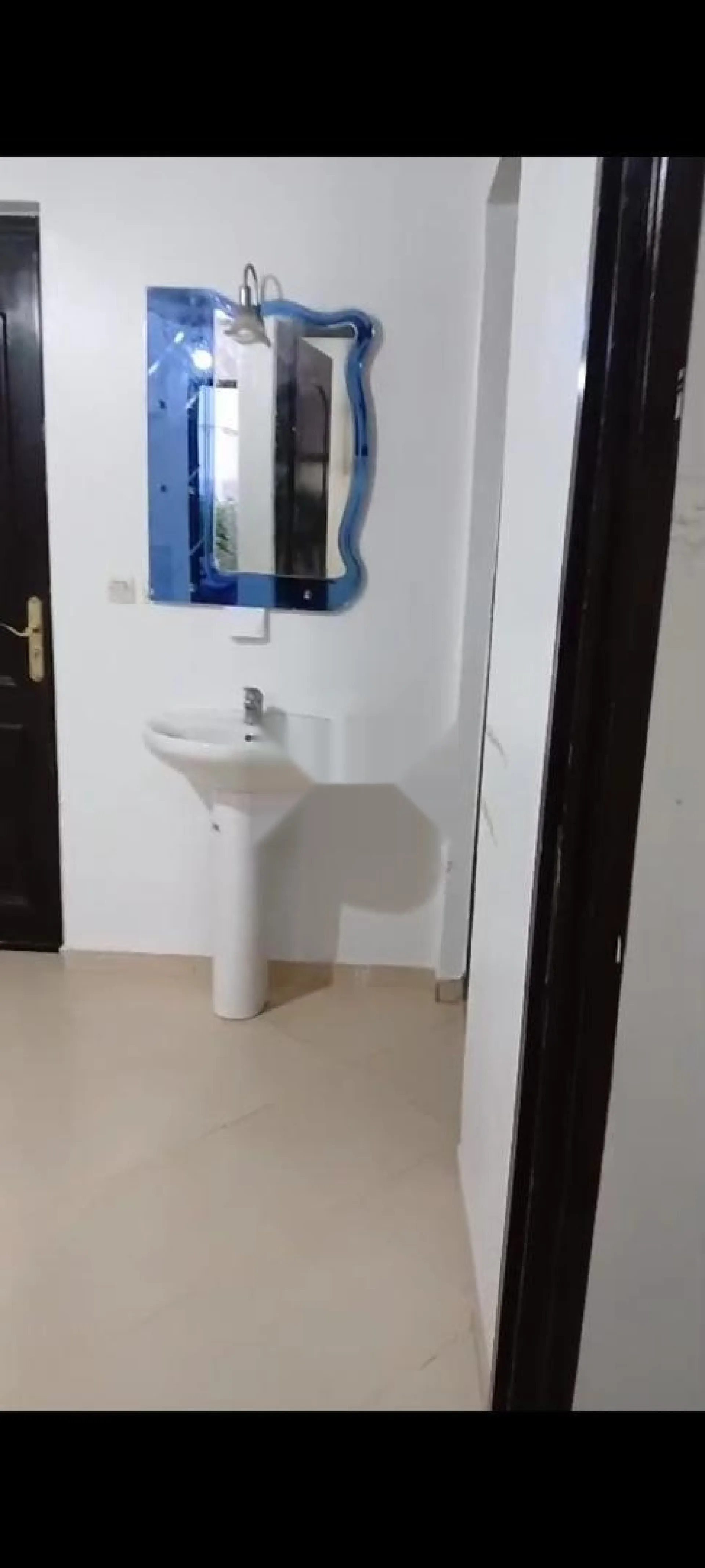 استوديو كبير للبيع في باتوار