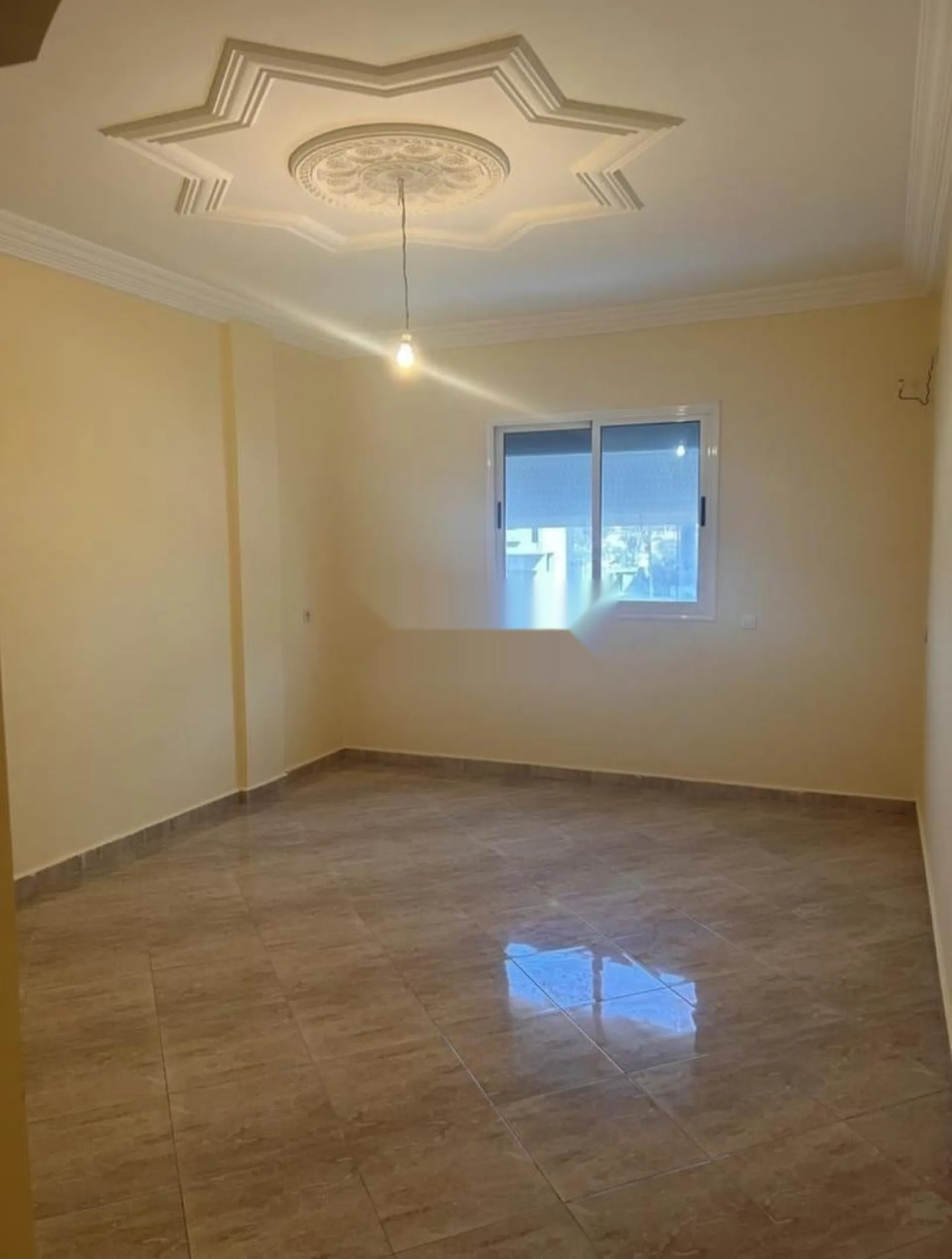 Appartement vide à louer à Tilila