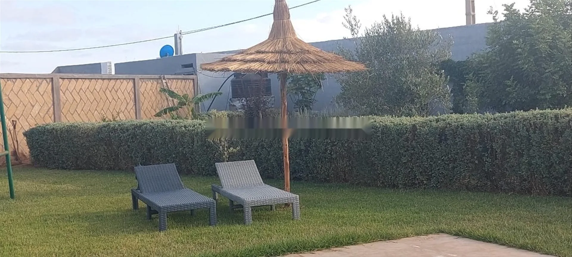 Ferme à louer avec une grande piscine et jardin