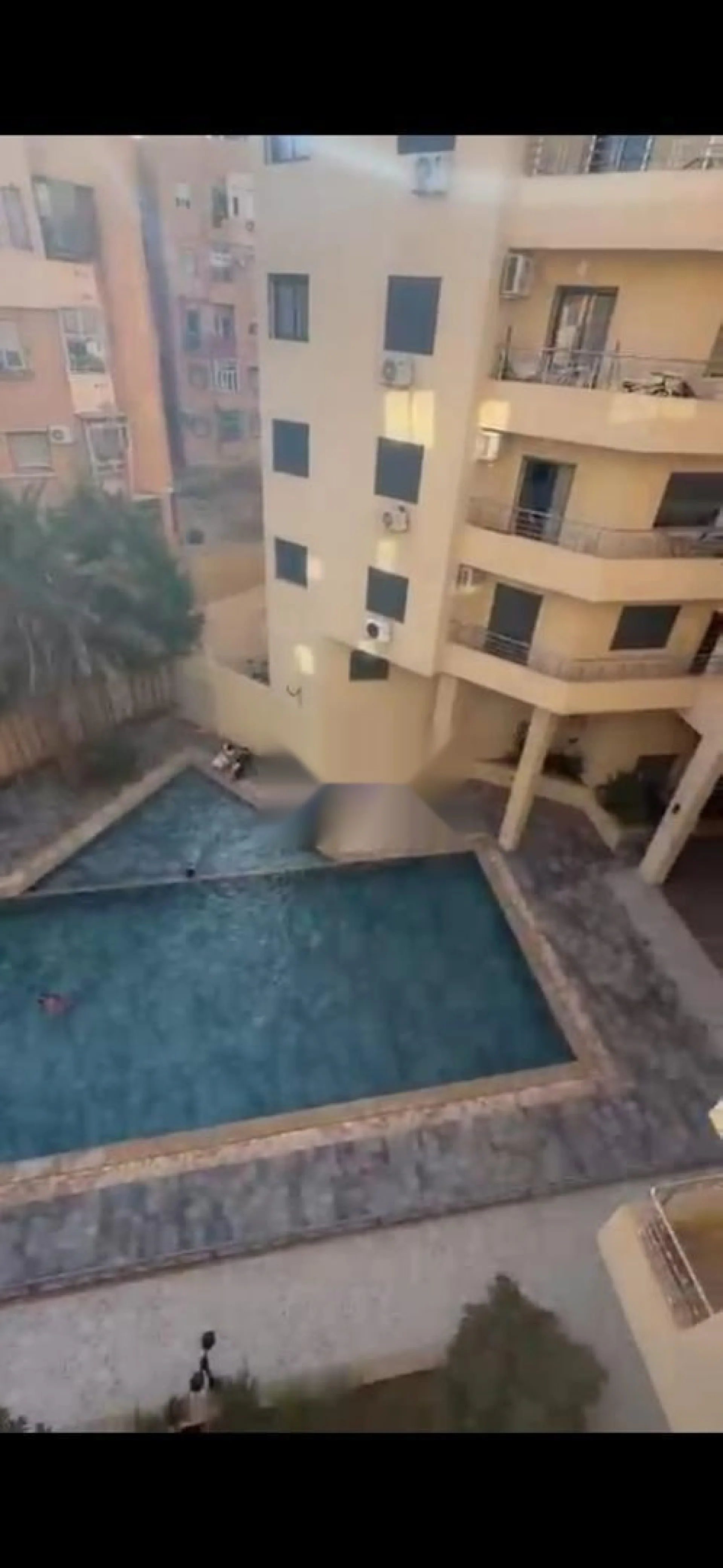 برج ملاك مع مسبح راقي