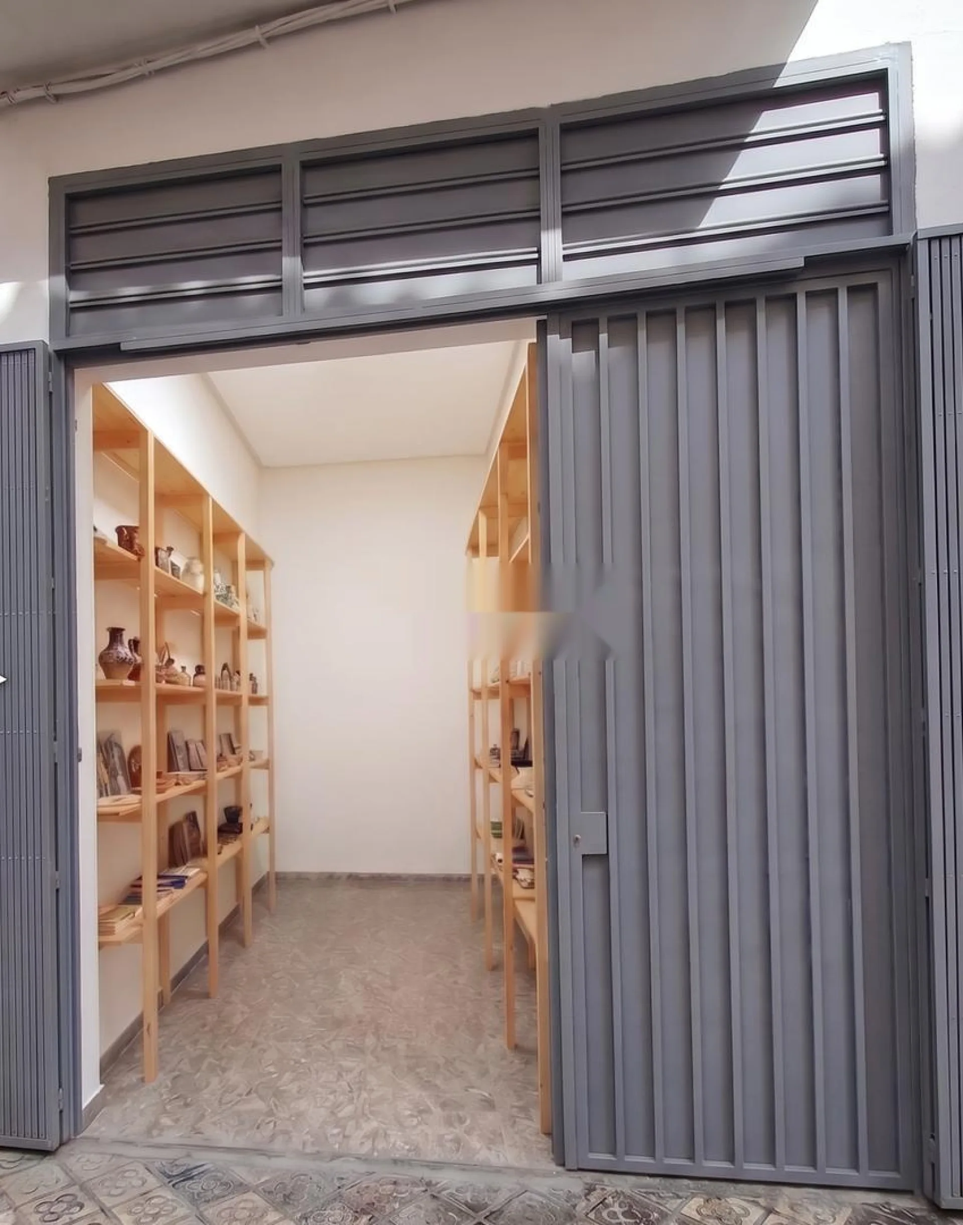 Local commercial titré et rénové Oulfa 19m² - Mezz