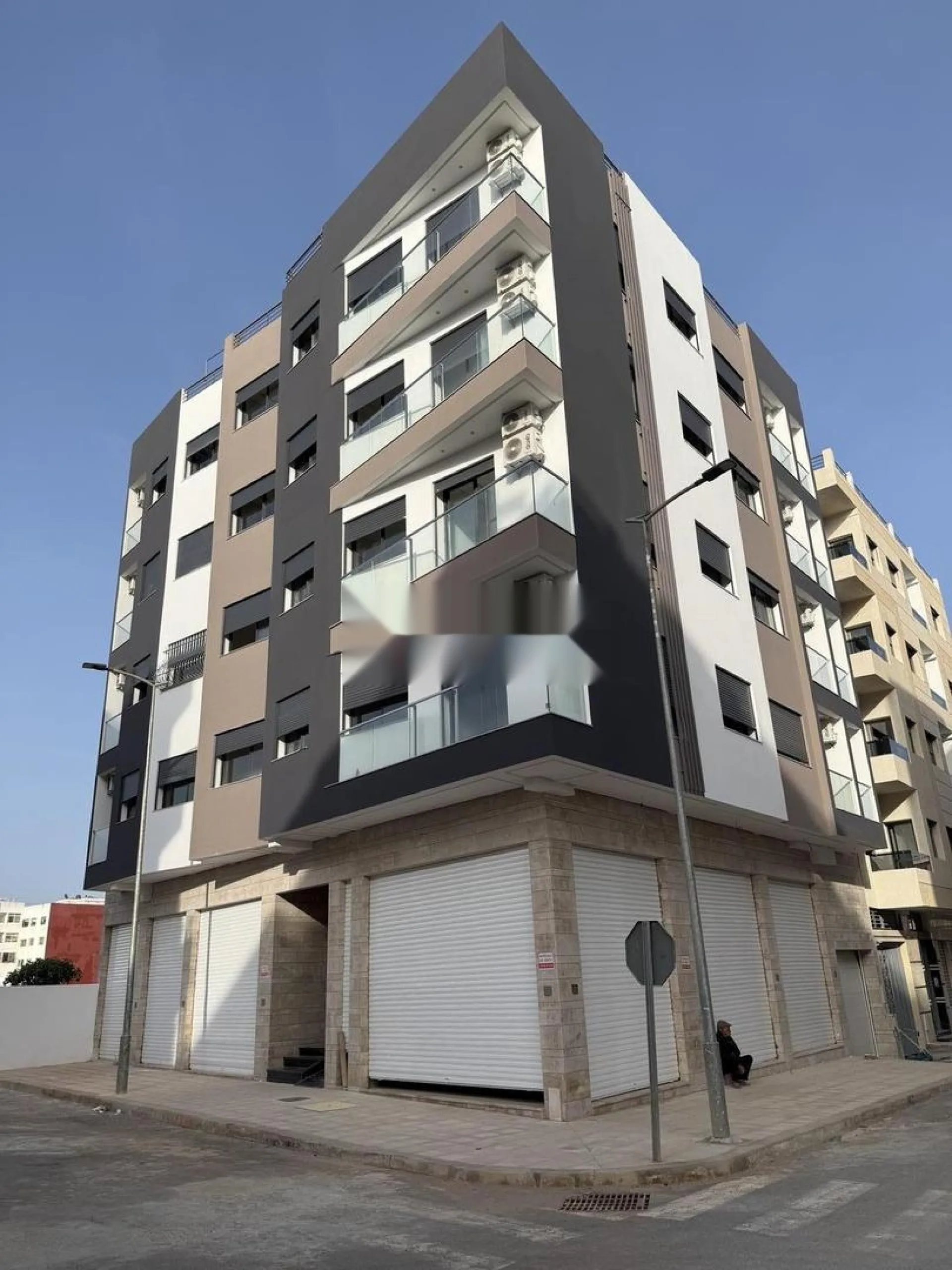 شقة جميلة جداً بمساحة 88 متراً في سلا الجديدة