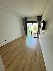 Location studio vide Quartier Oasis