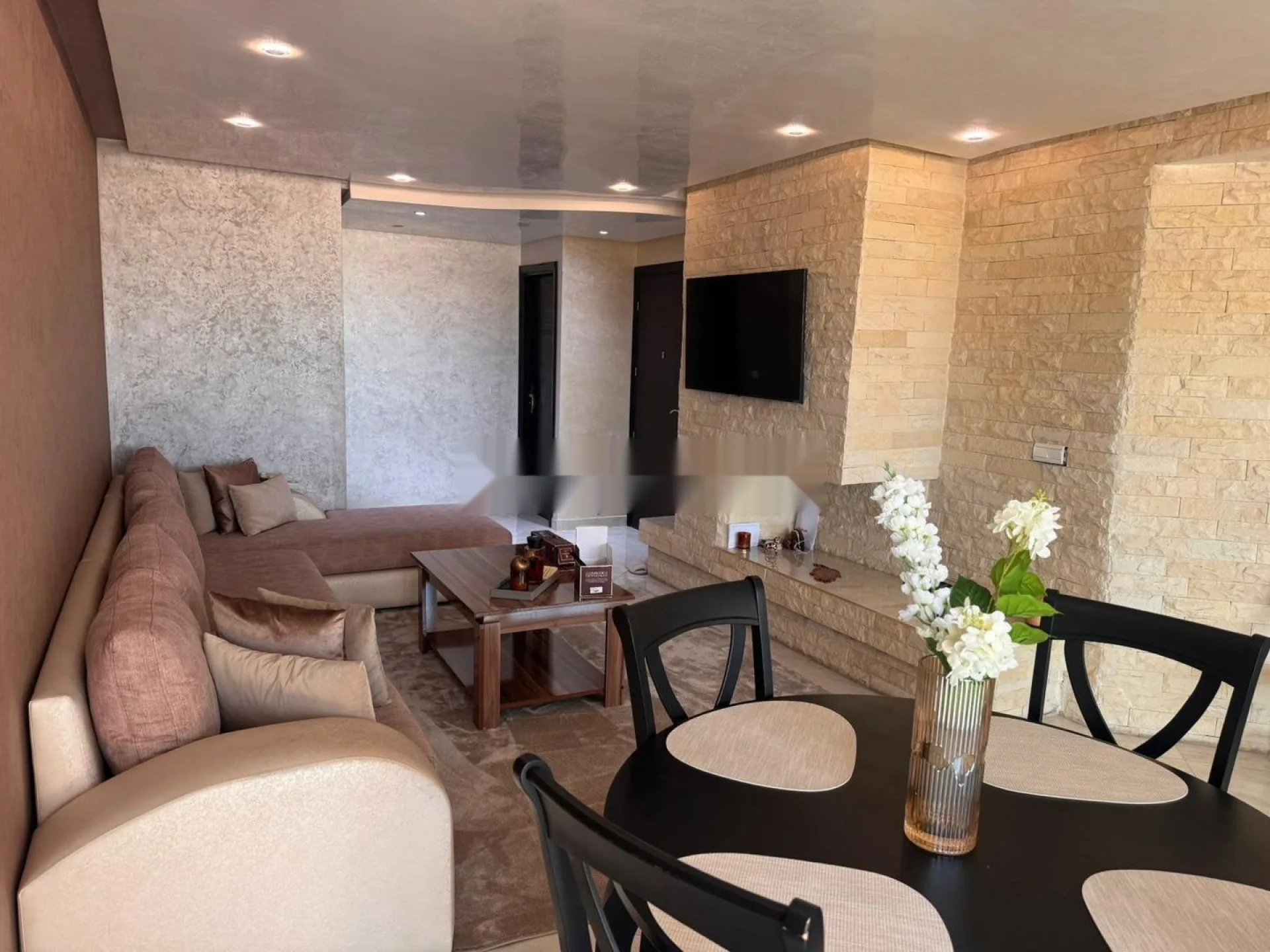 Bel appartement F4 meublé plein centre Harhoura