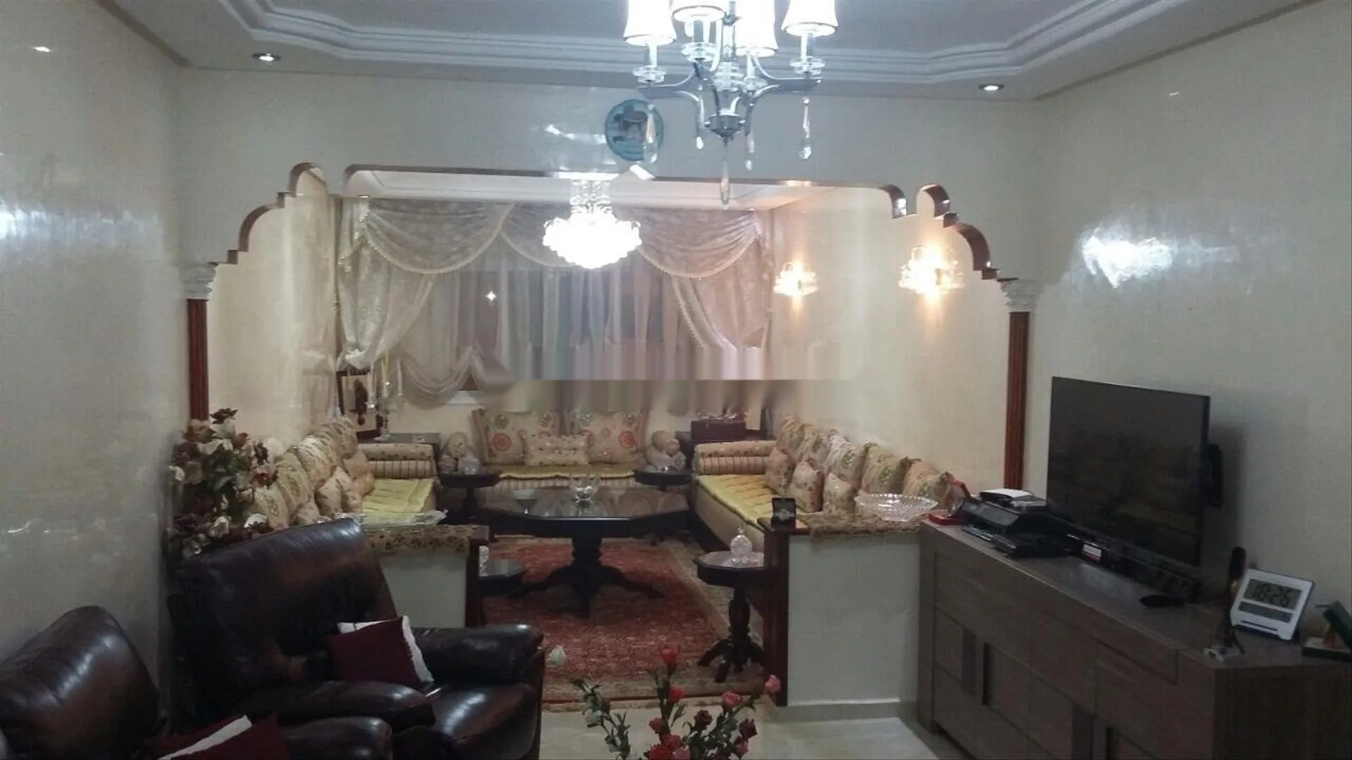 Appartement double façades au 1er étage à Alkhaizourane