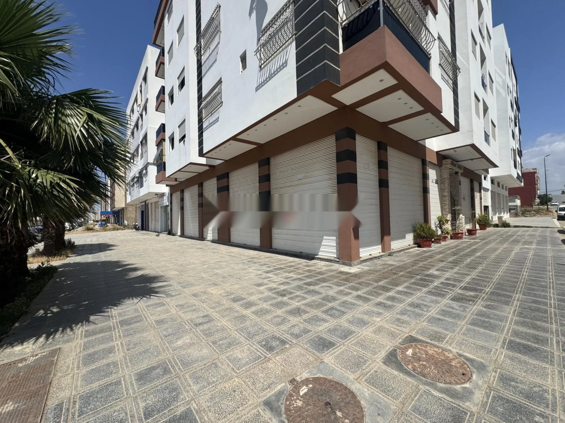 Magasin à louer avec mezzanine