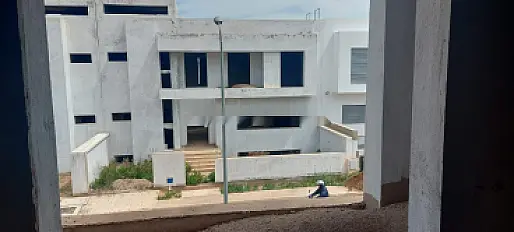 فيلا نصف منتهية للبيع في حي فيلاس سيتي فاس