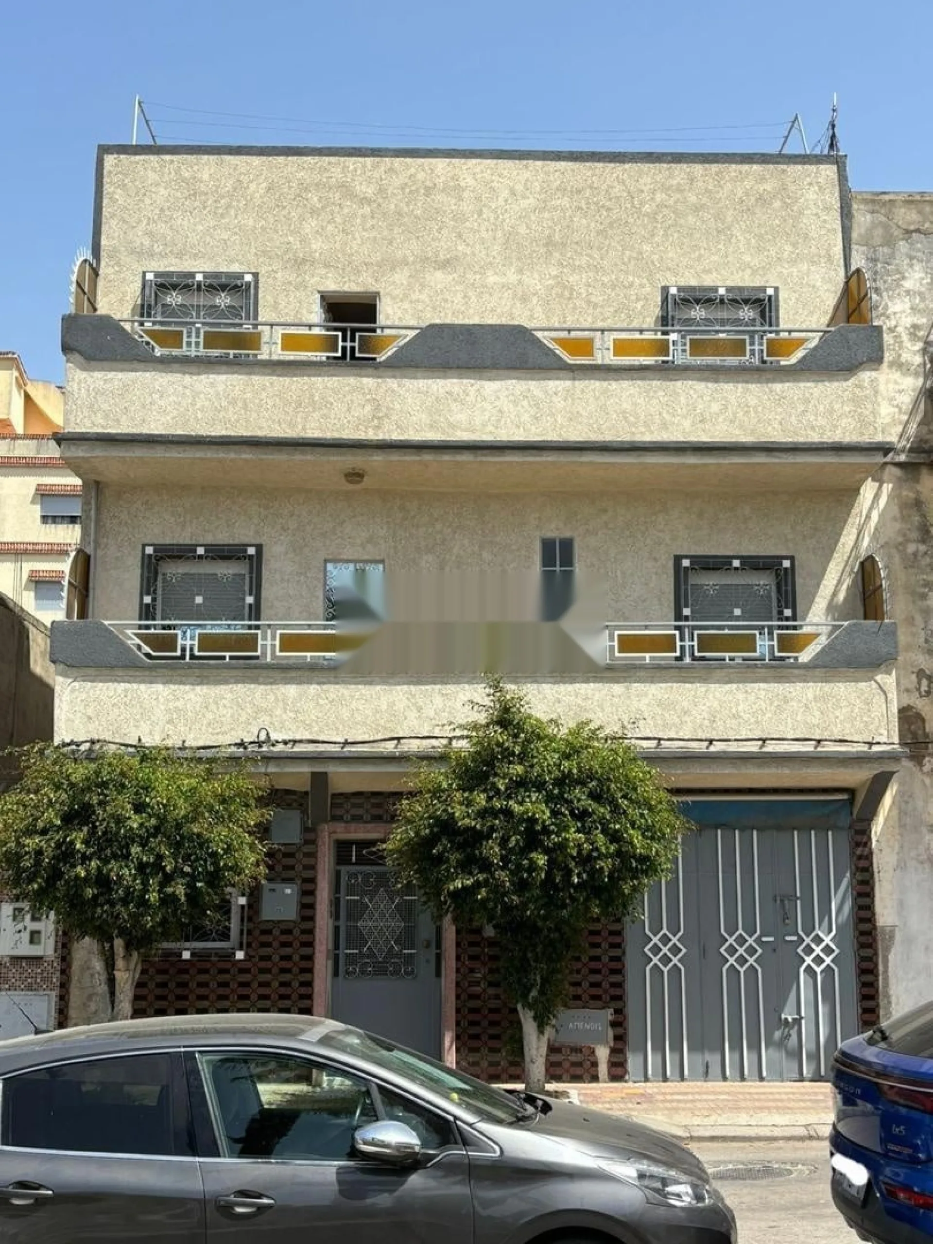 Maison à vendre dans un emplacement stratégique
