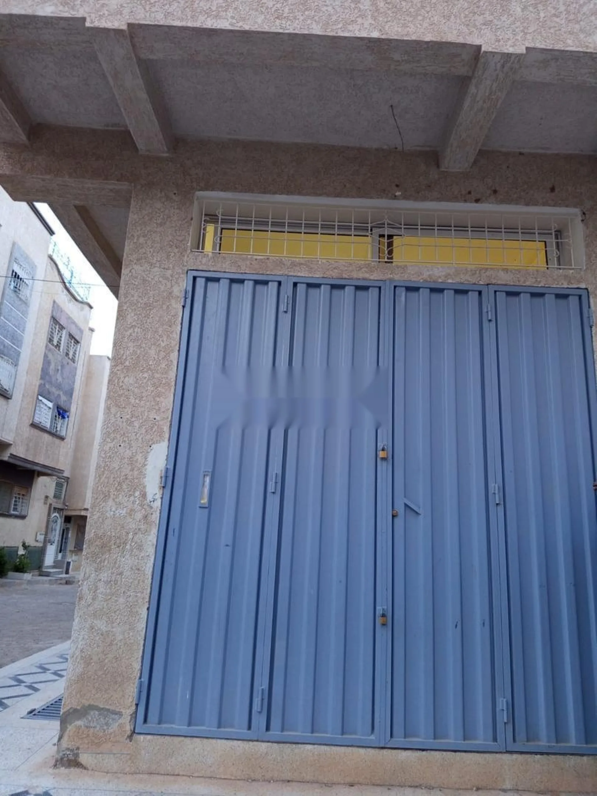 Garage commercial et cave à vendre