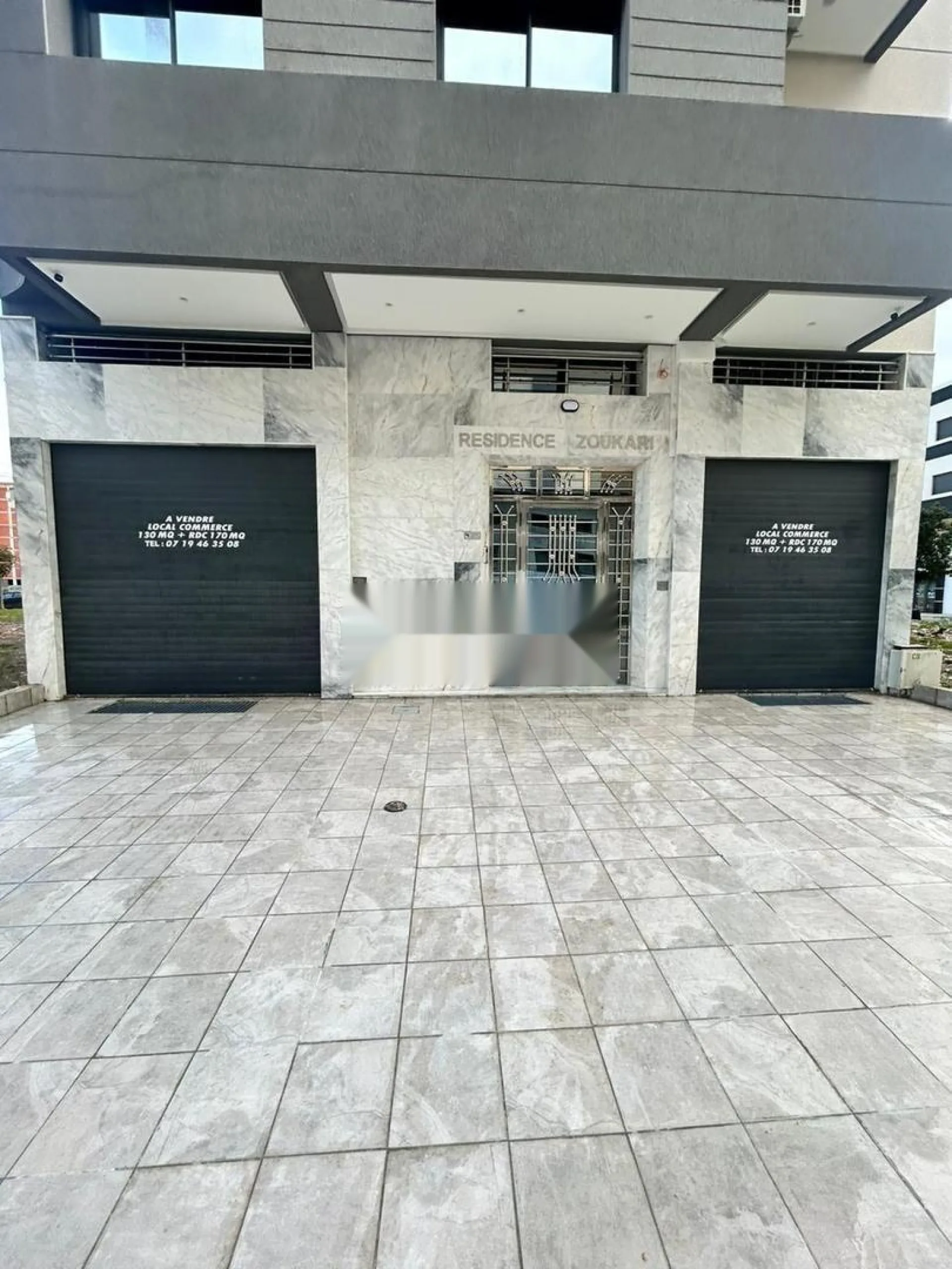 Local commercial sur 2 niveaux à vendre