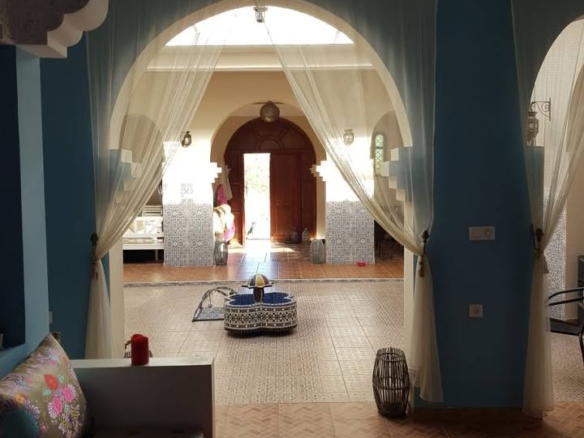 4000 متر محفظة فيها فيلا 330 متر بسيدي حساين طنجة